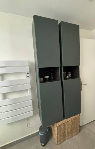 Salle de bain moderne après rénovation complète à Paris 17