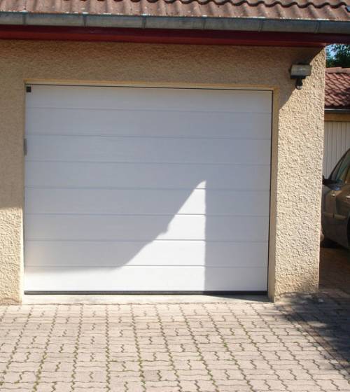 porte de garage en aluminium