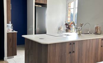 Cuisine terminée avec nouveau carrelage 