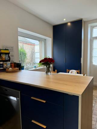 Mobilier de cuisine contemporain dans une cuisine rénovée - Cholet 49300