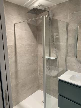 Salle de bain entièrrement aménagée à Saint-Grégoire