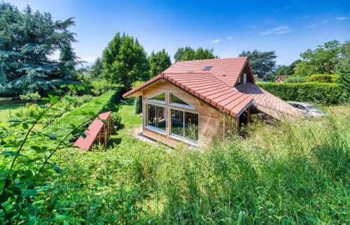 Extension qui s'intègre parfaitement dans cet écrin de verdure