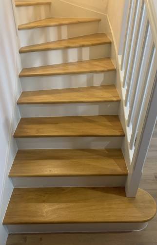 Résultat final renovation escalier moderne à Chavagne