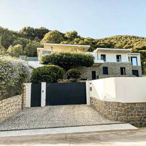 rénovation Villa S à Ajaccio par Florian Faure, façade contemporaine en Corse