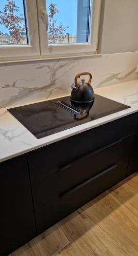 Plan de travail céramique, plaque induction encastrée à Huningue