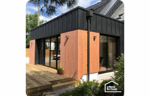 Extension en claire-voie et en zinc 