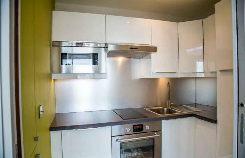 Réalisation d'une cuisine sur-mesure dans un appartement de 47 m²