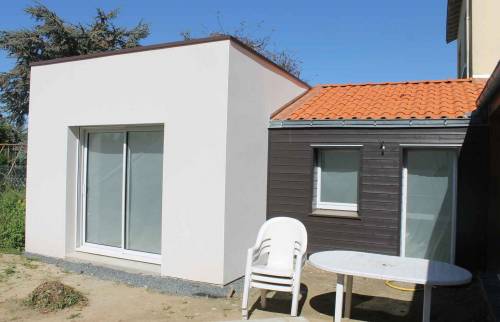 Rénovation intérieur + extension (bardage bois et enduit) d'une maison à Rezé (44)
