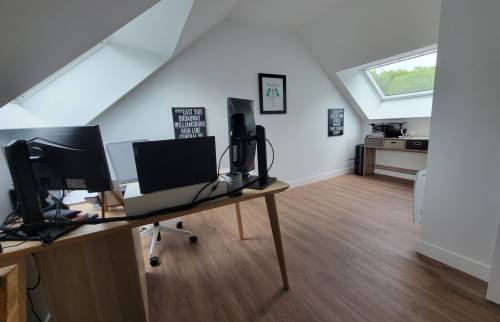 Chambre 2 terminée – Une seconde pièce lumineuse et fonctionnelle