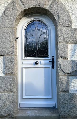 Porte extérieure après rénovation - Maison rénovée