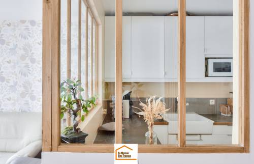Création d'une verrière d'atelier en bois