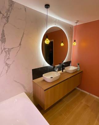 Meuble double vasque en bois, miroir rond rétroéclairé à Riedisheim