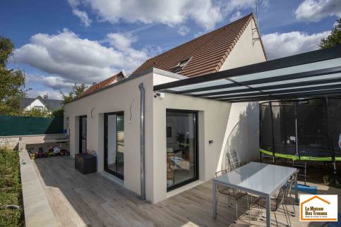 Extension de la maison, création d'une terrasse avec pergola (Brunoy 91800)