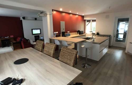 Cuisine ouverte et pièce de vie - Bassou (89)