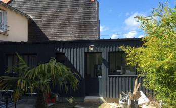 Extension de 20 m² en bardage bois peint à St Sébastien (44)