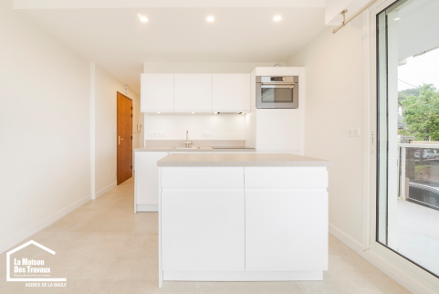 Faux plafond avec spots encastrés