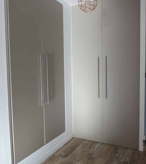 Entrée après travaux avec ses 2 placards