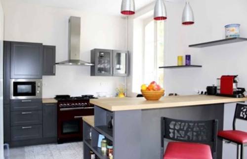 une belle cuisine sobre et moderne