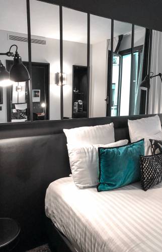 Rénovation d'une chambre avec verrière d'atelier en miroir à Beaumont 