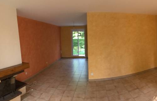 Le plain-pied  salon salle à manger avant travaux de rénovation à Argol (29560)