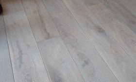 Pose de parquet massif gris de Guérande à Guebwiller