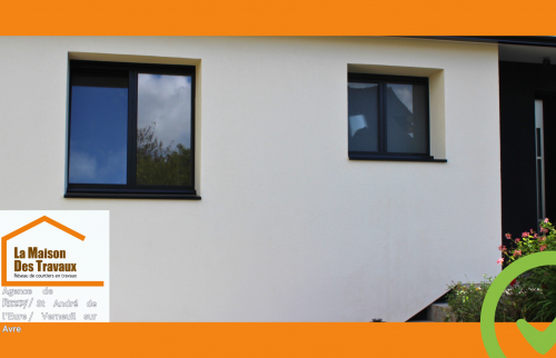 Pose de menuiseries aluminium proche d’Anet. Rénovation élégante avec La Maison Des Travaux, agence GIL PEREZ.