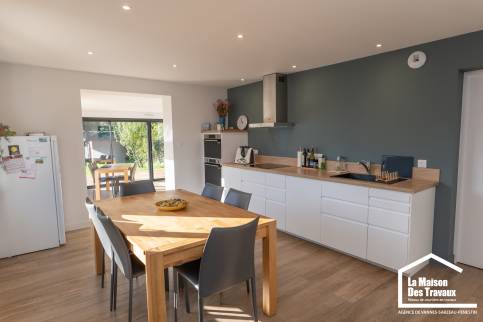 Cuisine ouverte maison secondaire Bretagne