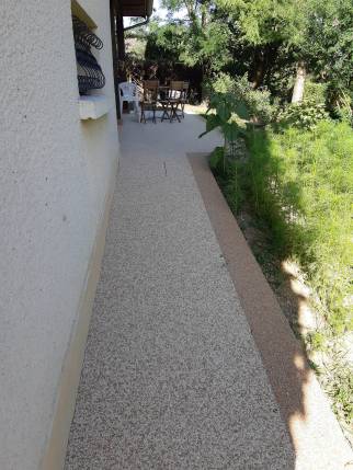 Allée de jardin en moquette de pierre - Montluel 01120