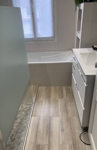 salle de bains atypique - Savigny