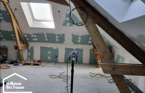 PENDANT Travaux de rénovation des combles côté salle de bain