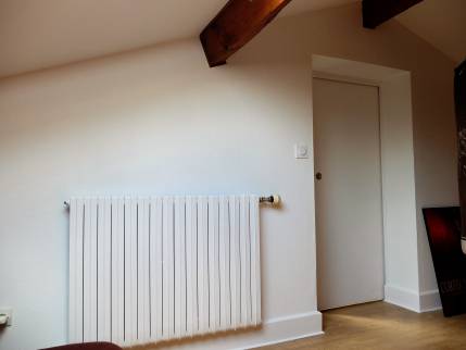 Champagne au Mont d'Or (69410) : rénovation des combles avec création d'une salle d'eau et remplacement de l'escalier