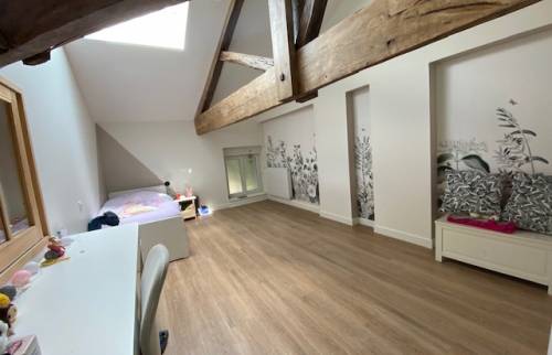 chambre dans les combles à Cognac 16100