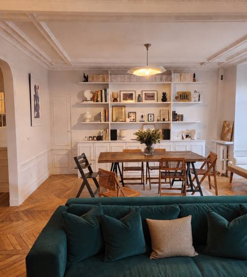 Une magnifique pièce de vie dans un appartement à Versailles