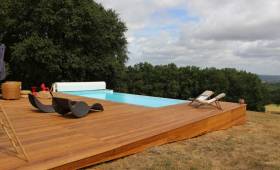 Construction d'une terrasse en bois exotique
