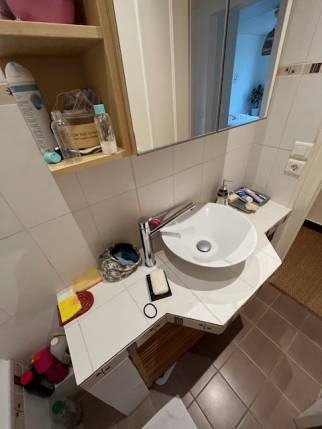 Meuble vasque avant travaux de rénovation de salle de bain - Nantes 44