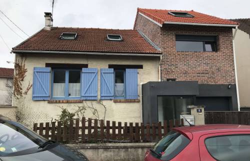 Façade avant de la maison après travaux 