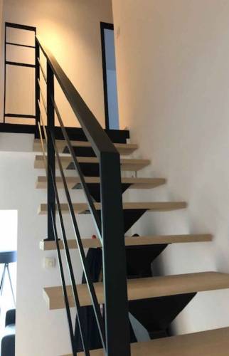 Pose d'un escalier sur-mesure à Deauville