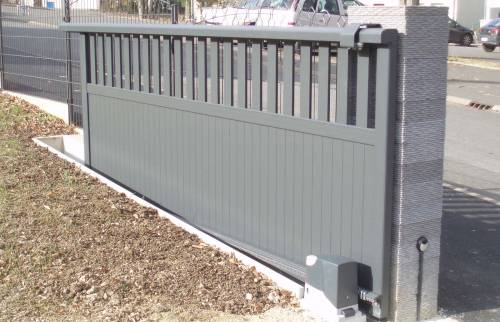 Portail ALU coulissant à ST GERVAIS LA FORET (41)