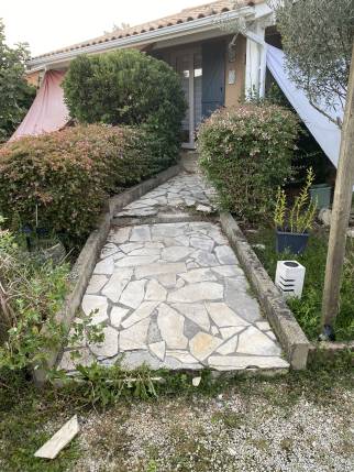 Allée de maison avant travaux de rénovation extérieure - Montauban 82000