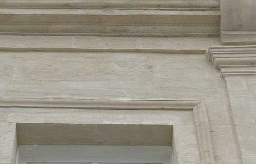 Restauration de façade (en pierre de taille) à Luc sur Mer (côte de Nacre, proche Ouistreham)
