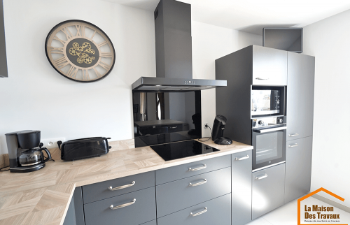 Réalisation d’une cuisine équipée sur-mesure à Nivolas Vermelle