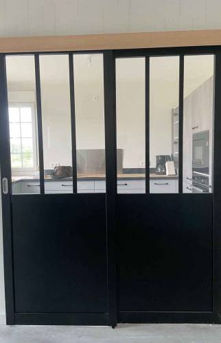Installation porte verrière noire coulissante - Rosporden (29140)