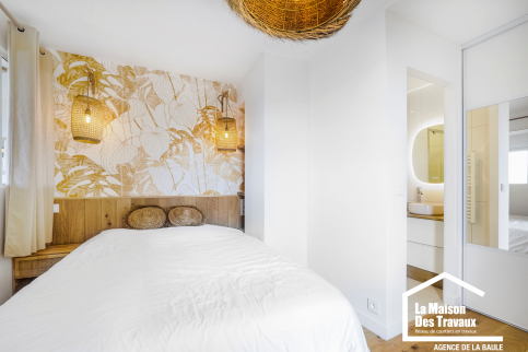 Chambre avec salle de bain privative