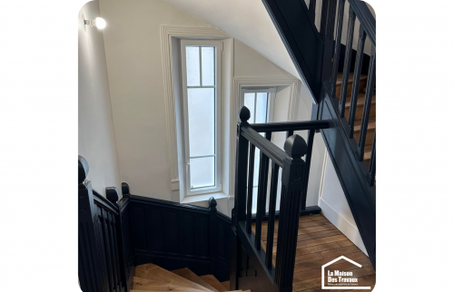 cage d'escalier ne bois 