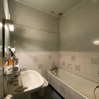 Rénovation de maison avec ancienne salle de bain avant travaux - Cholet 49