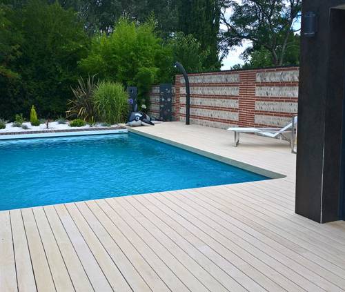 Aménagement d’un espace détente autour d’une piscine à Bouc-Bel-Air