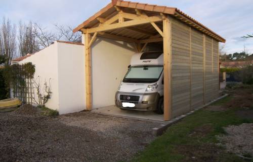 Abri extérieur bois