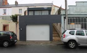 Extension du garage et de la terrasse pour cette maison de ville située à Vertou (44)