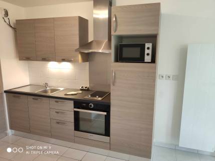  pose-cuisine-moderne-appartement