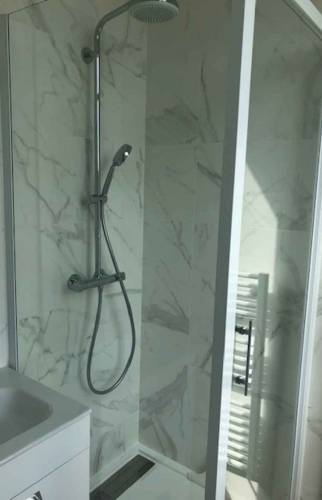 Installation d'une douche à Trouville